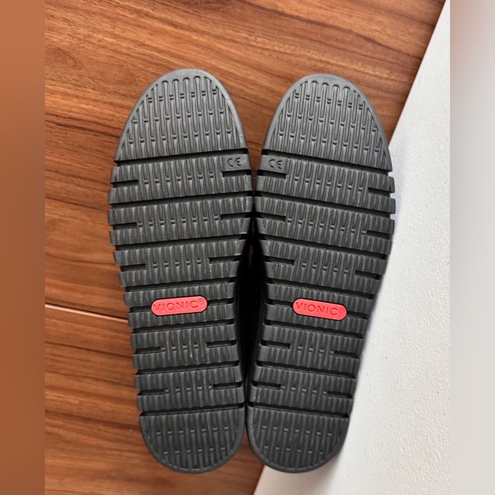 Vionic Uptown Loafer - black suede Size 11 - Picture 14 of 15